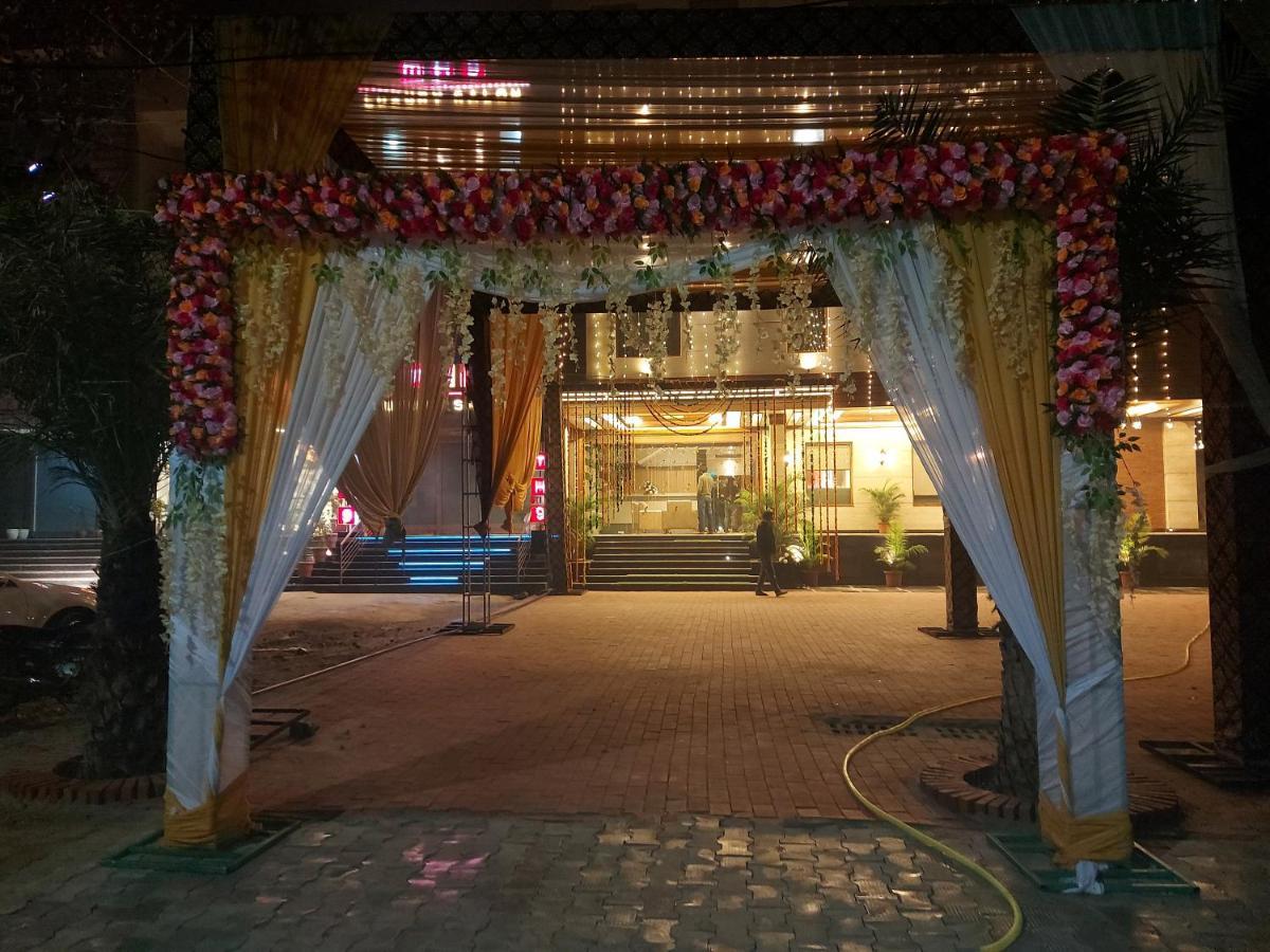 Hotel Endora Patiāla 외부 사진