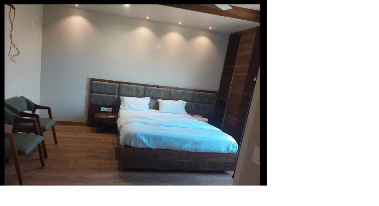 Hotel Endora Patiāla 외부 사진